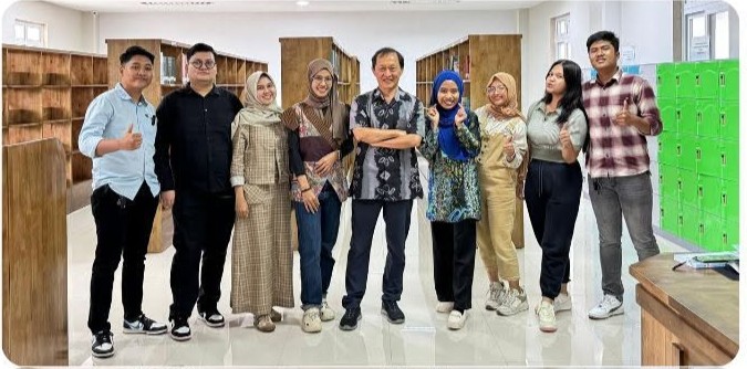 Perpustakaan Fakultas Kedokteran Inkes Medistra Lubuk Pakam menerima kunjungan Prof. Cheng Hwee Min dari Universiti Malaya